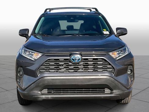 Used 2021 Toyota RAV4 XLE image 3