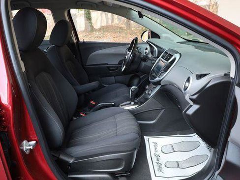Used 2017 Chevrolet Sonic LT w/ Convenience Package FWD image 26
