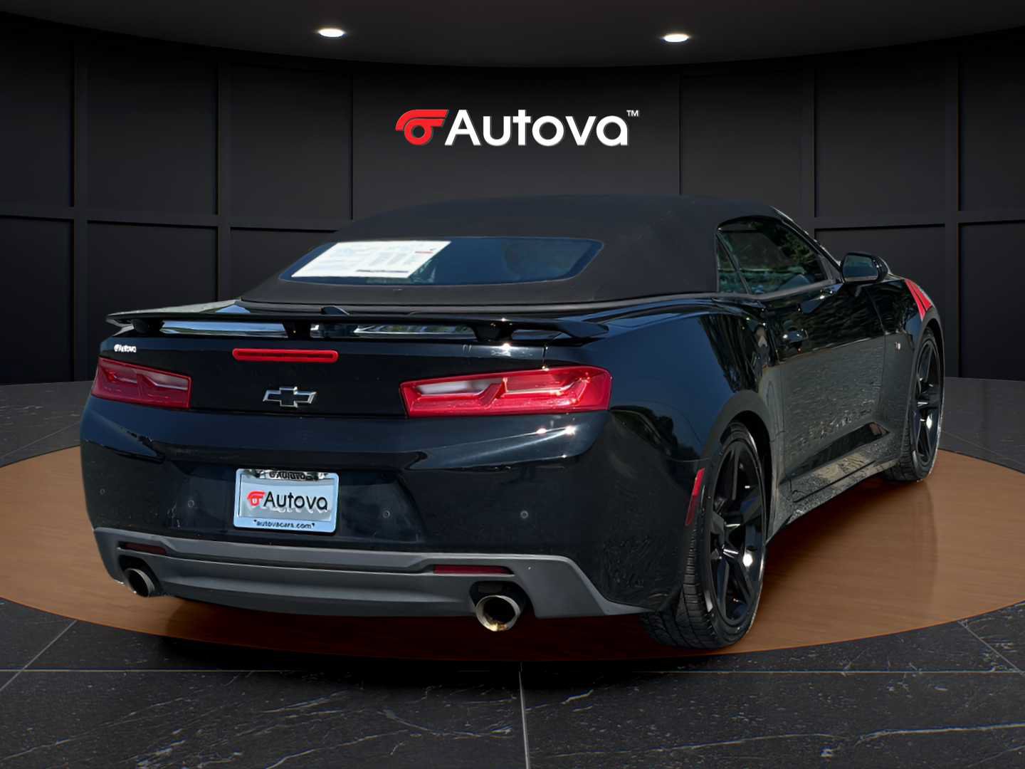 Used 2017 Chevrolet Camaro LT RWD image 5