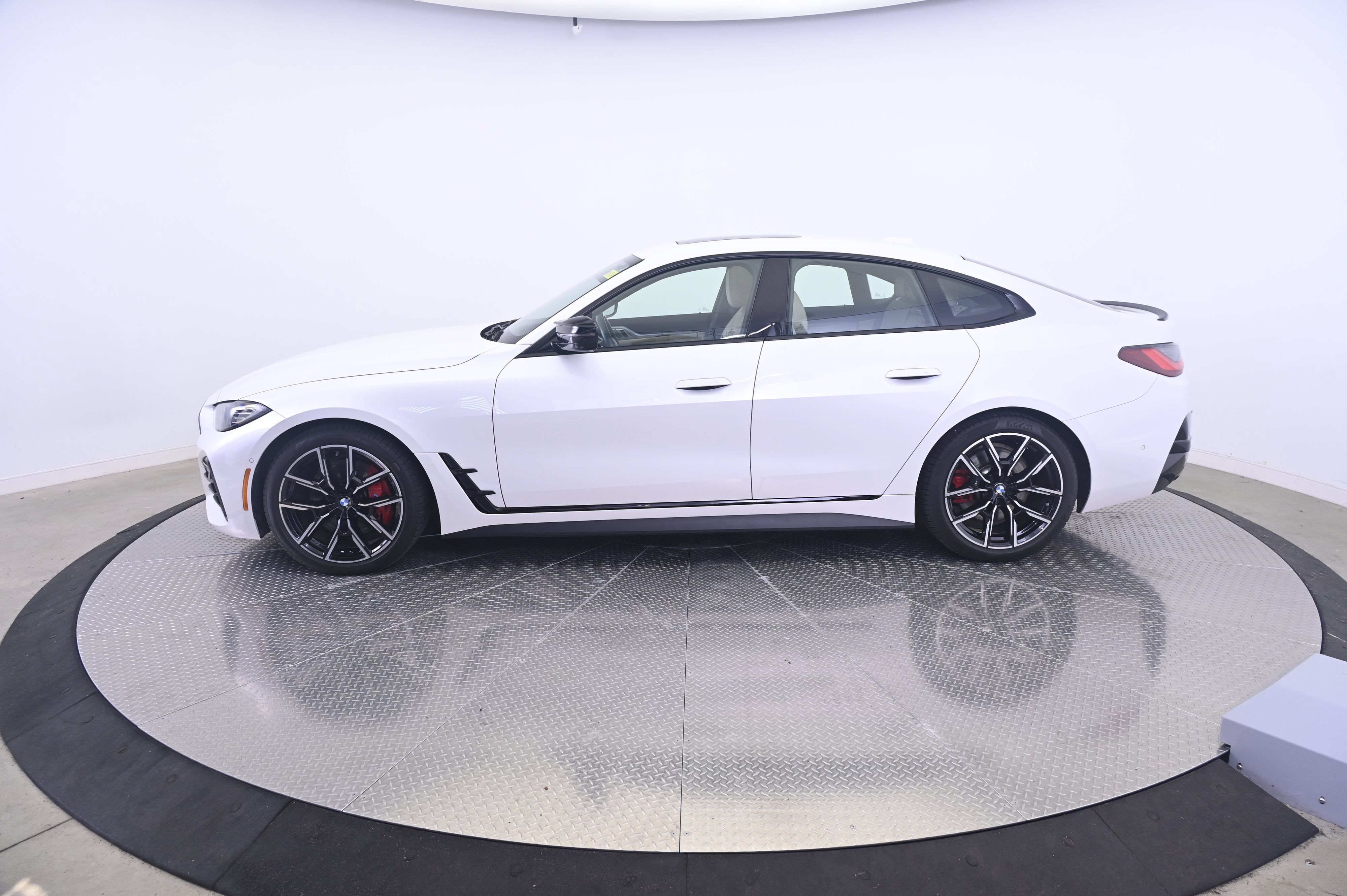 Used 2023 BMW M440i xDrive Gran Coupe w/ Premium Package AWD/4WD image 2
