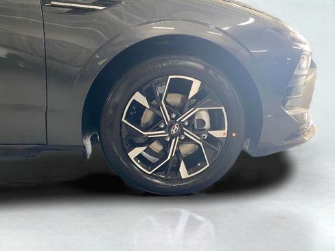 Certified 2025 Hyundai Sonata SEL AWD/4WD image 10