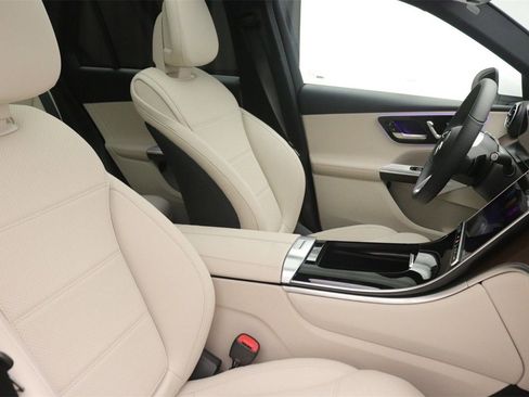 New 2026 Mercedes-Benz GLC 300 image 9