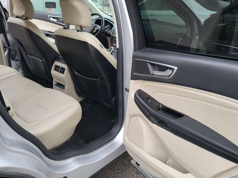 Used 2016 Ford Edge Titanium FWD image 17