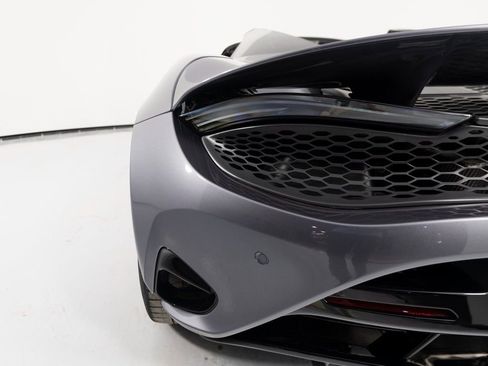 Used 2024 McLaren 750S Spider image 42