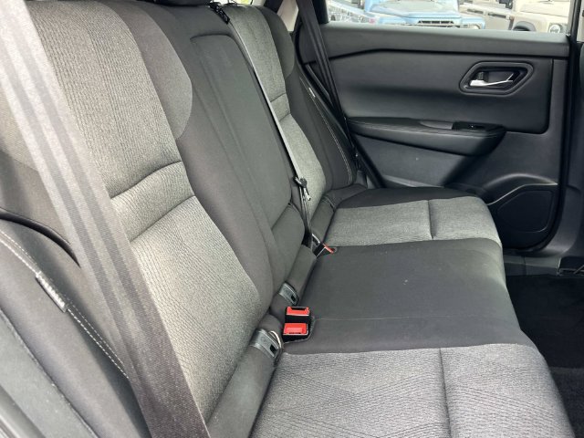 Used 2024 Nissan Rogue SV AWD/4WD image 23