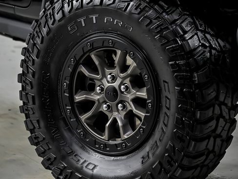 Used 2022 Jeep Wrangler Unlimited Rubicon w/ Trailer Tow Package AWD/4WD image 3