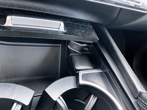 Used 2022 Mercedes-Benz GLE 350 4MATIC w/ Premium Package image 31