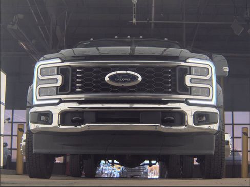 Used 2026 Ford F450 Lariat w/ Lariat Premium Package AWD/4WD image 13