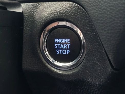 Used 2022 Toyota RAV4 XLE image 35