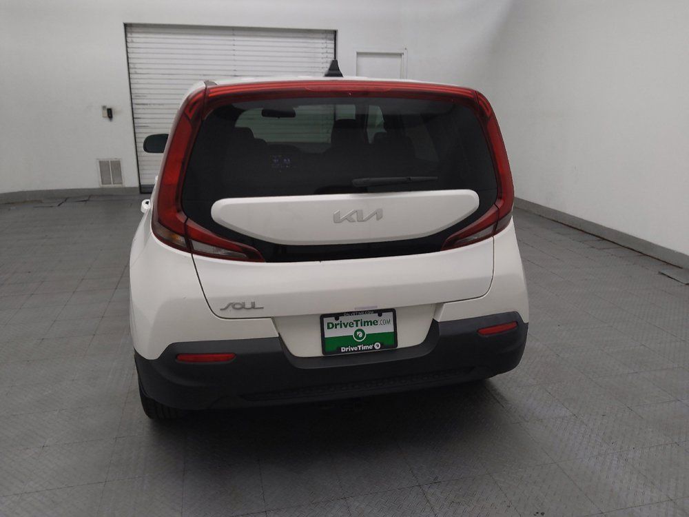 Used 2022 Kia Soul LX FWD image 6