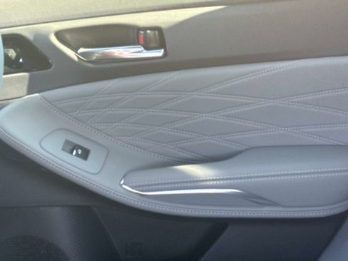 Used 2020 Toyota Avalon Limited image 15