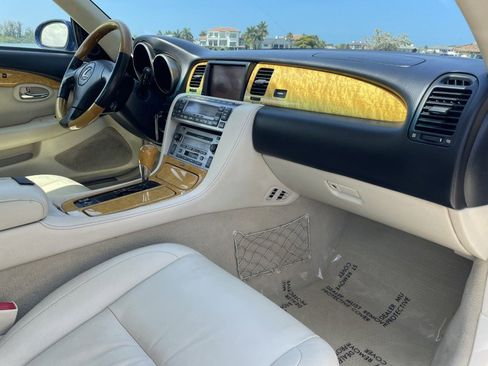 Used 2005 Lexus SC 430 Convertible RWD image 8