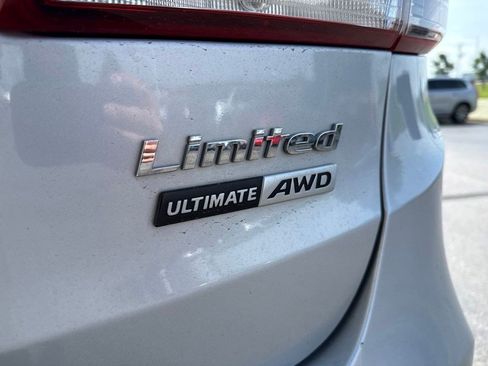 Used 2017 Hyundai Santa Fe Limited AWD/4WD image 4