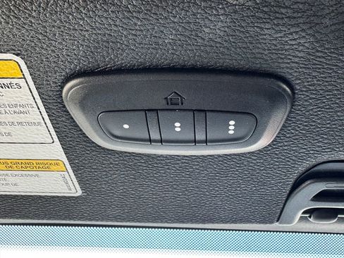 Used 2022 Jeep Wrangler Unlimited Sahara AWD/4WD image 30