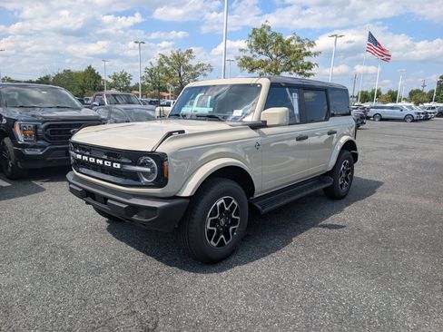 New 2026 Ford Bronco Outer Banks AWD/4WD image 4