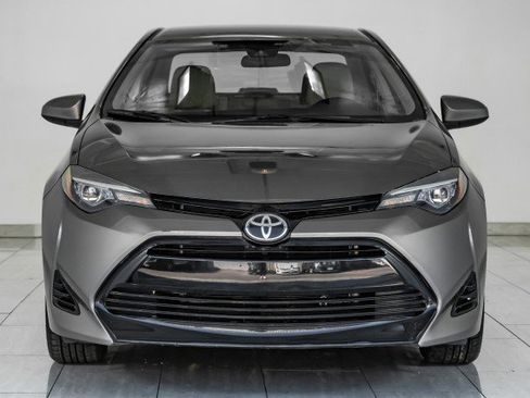 Used 2017 Toyota Corolla LE image 3