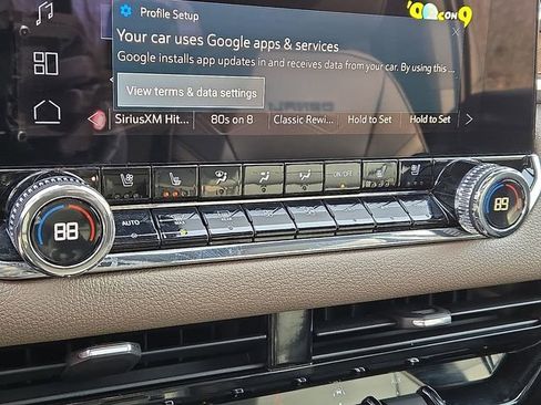 Used 2023 GMC Canyon Denali image 17