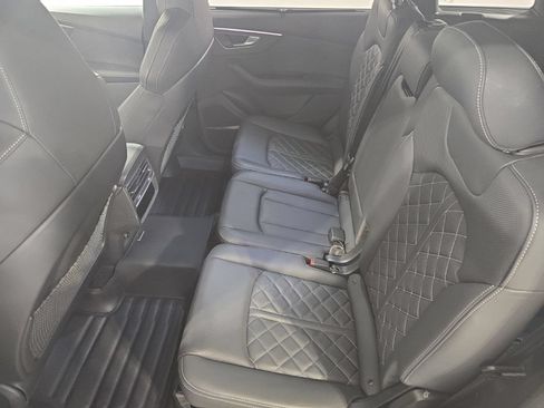 Used 2025 Audi SQ7 Prestige AWD/4WD image 20