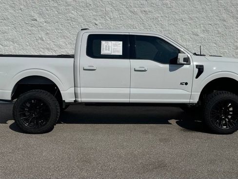 Used 2022 Ford F150 Lariat w/ Equipment Group 502A High AWD/4WD image 2