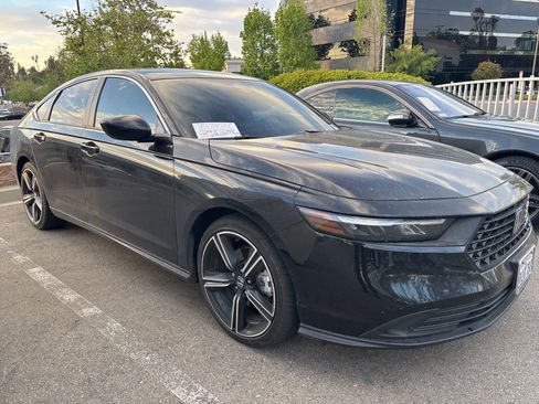 Used 2023 Honda Accord Sport image 1