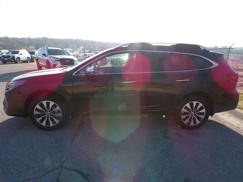 Used 2024 Subaru Outback Touring image 2