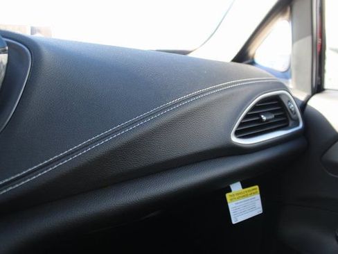 New 2026 Chrysler Pacifica Select image 24