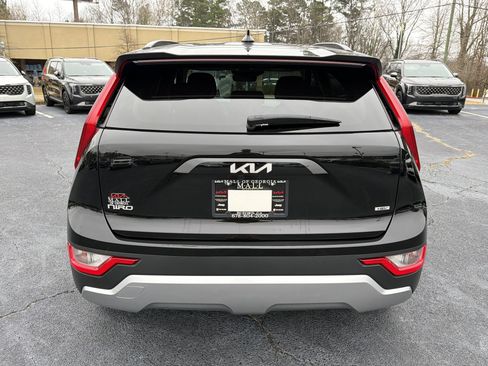Used 2023 Kia Niro LX image 6