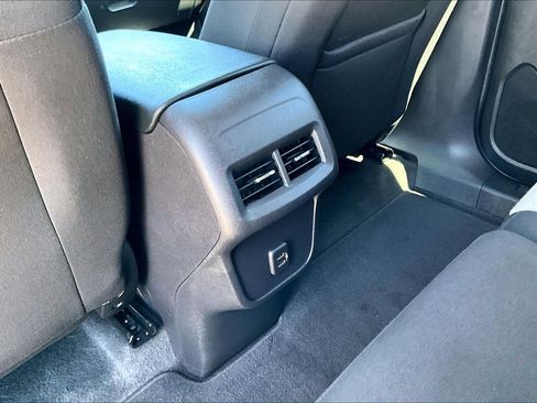 Used 2024 Chevrolet Equinox LT AWD/4WD image 10