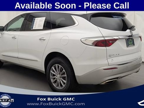 Used 2024 Buick Enclave Essence w/ Sound and Sites Package AWD/4WD image 7