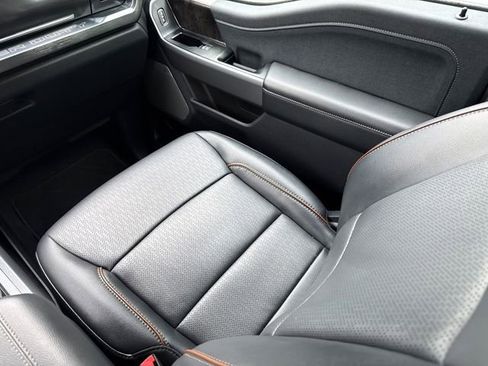 Used 2025 Ford F250 Lariat w/ FX4 Off-Road Package image 16