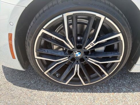 Used 2023 BMW 530i w/ M Sport Package RWD image 4