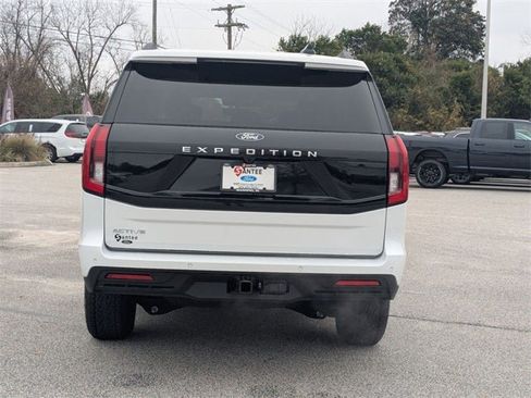 New 2025 Ford Expedition Active image 4