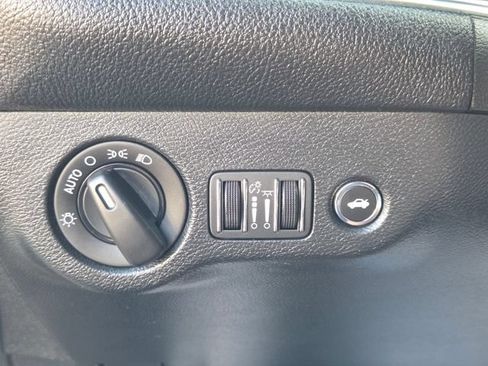 Used 2018 Dodge Challenger SXT RWD image 25