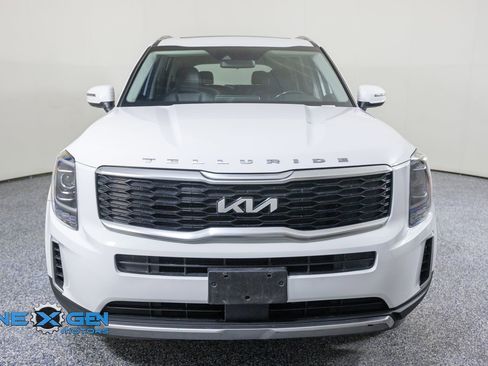 Used 2022 Kia Telluride S FWD image 2
