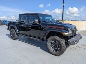 Used 2023 Jeep Gladiator Mojave w/ Trailer Tow Package AWD/4WD video 1