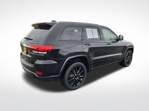 Used 2021 Jeep Grand Cherokee Laredo X AWD/4WD image 3