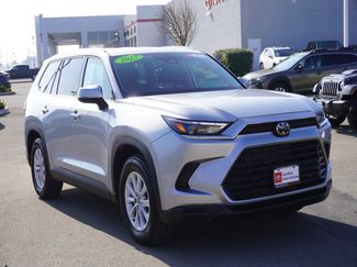 Used 2025 Toyota Grand Highlander XLE video 1