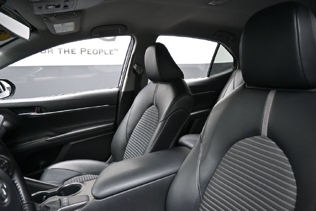 Used 2022 Toyota Camry SE FWD image 17