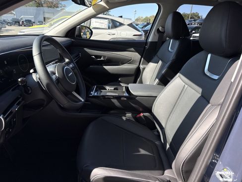 Certified 2025 Hyundai Tucson Limited image 11