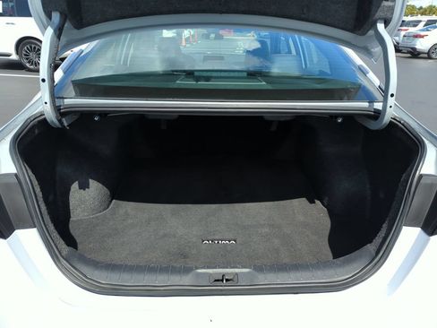 Certified 2024 Nissan Altima 2.5 SR FWD image 19