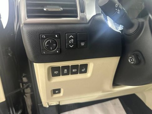 Used 2023 Lexus GX 460 Premium w/ Premium Package AWD/4WD image 19