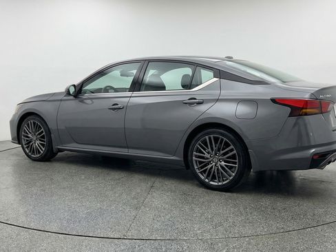 Used 2025 Nissan Altima 2.5 SV image 6