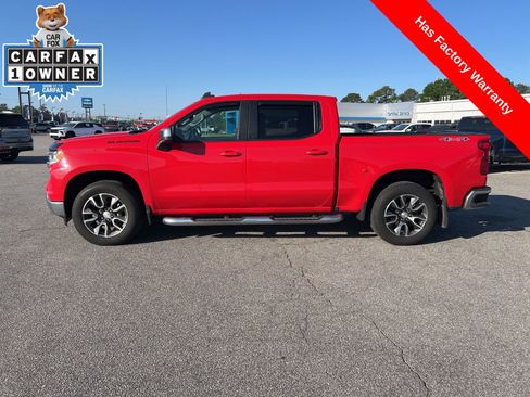 Used 2022 Chevrolet Silverado 1500 LT w/ Convenience Package II image 2