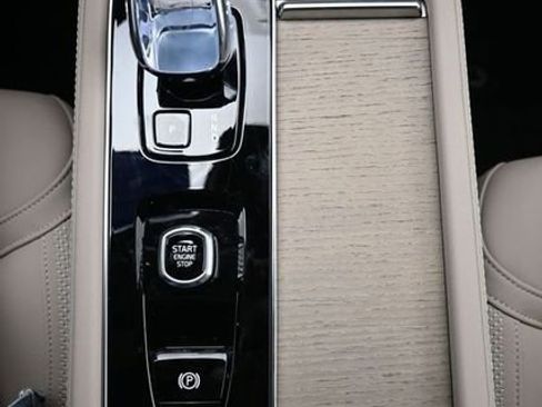 New 2026 Volvo XC90 B6 Core w/ Protection Package Premier image 10