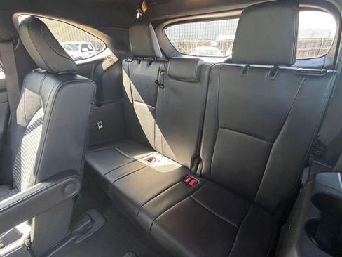 Used 2025 Toyota Highlander XSE AWD/4WD image 27