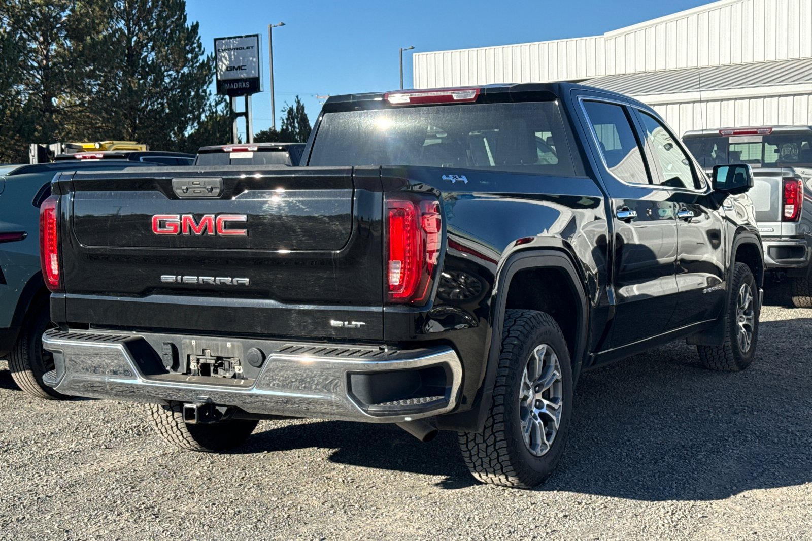 Used 2025 GMC Sierra 1500 SLT AWD/4WD image 4