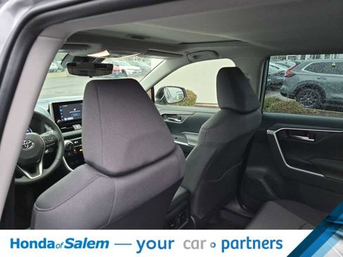 Used 2025 Toyota RAV4 XLE image 12