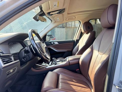 Used 2021 BMW X7 xDrive40i w/ Parking Assistance Package image 17