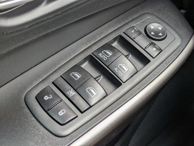 Used 2020 Jeep Cherokee Latitude Plus FWD image 23