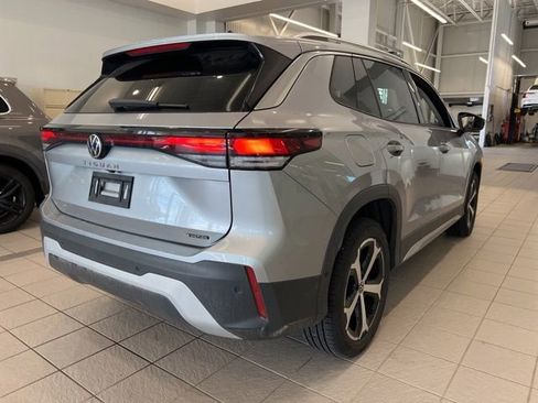 Certified 2025 Volkswagen Tiguan SE AWD/4WD image 8
